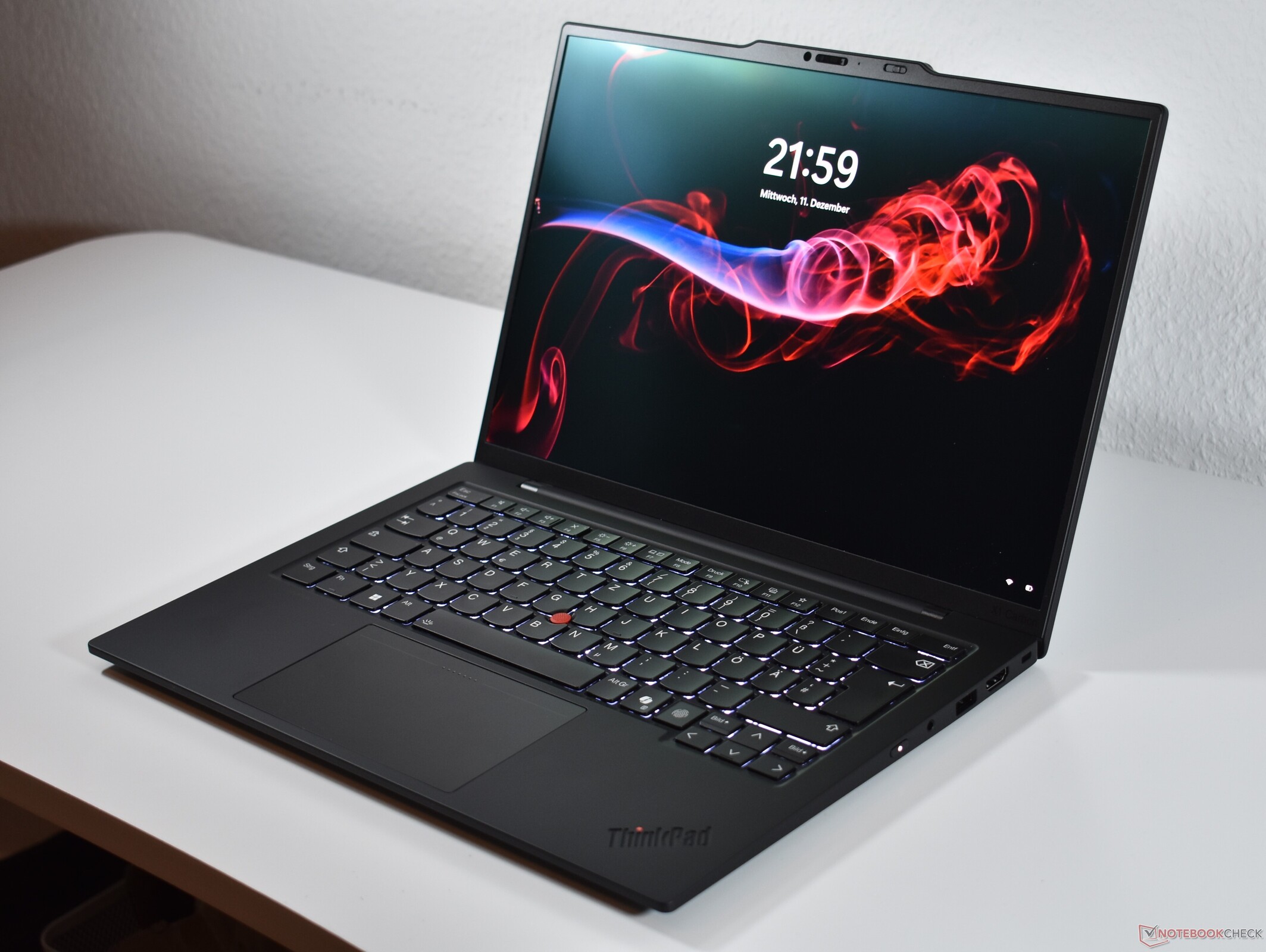 Lenovo ThinkPad X1 Carbon Gen 13 (2025)